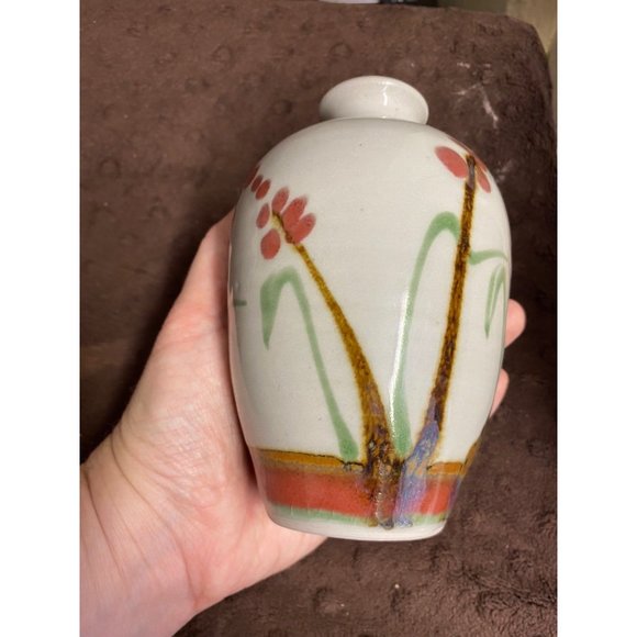 Signed Studio Pottery Handpainted Vase “West” 6” - Picture 11 of 11